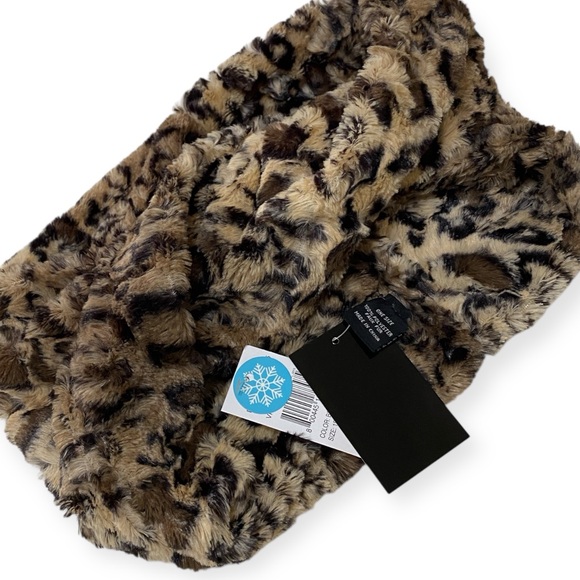 Cowl scarf - So soft faux fur print NWT - Picture 3 of 7